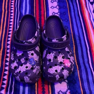 Crocs size 8 comes with jibits all for 15$ today? Best offer?